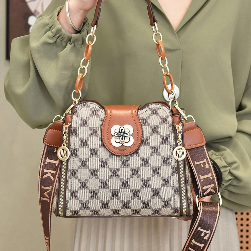 กระเป๋าสะพายไหล่พิมพ์ลายตัวอัก - Women Bags Crossbody บทวิจารณ์และราคา